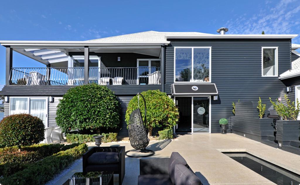 Black Swan Lakeside Hospedaje Hotel Boutique Rotorua Exterior foto